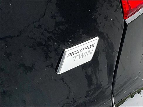 Used 2023 Volvo XC40 Recharge Plus w/ Protection Package Premier image 10