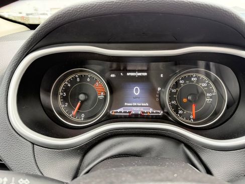 Used 2016 Jeep Cherokee Trailhawk w/ Leather Interior Group image 10