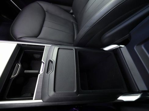 Used 2024 Land Rover Range Rover SE image 41