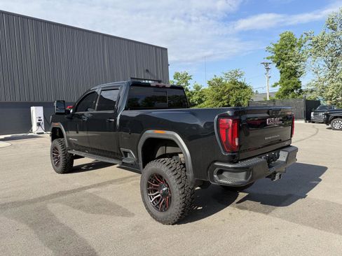 Used 2021 GMC Sierra 2500 AT4 w/ AT4 Premium Plus Package AWD/4WD image 5