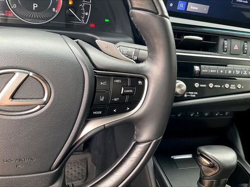 Used 2024 Lexus ES 350 w/ Technology Package image 23