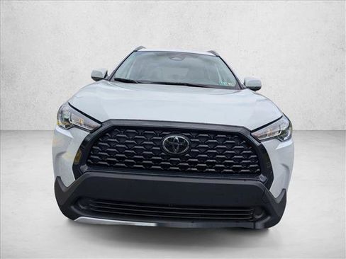 Used 2023 Toyota Corolla Cross LE w/ Moonroof Package AWD/4WD image 9
