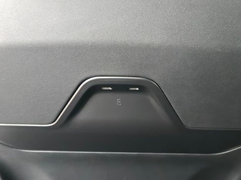 Used 2025 Lincoln Nautilus Premier w/ Equipment Group 102A image 18