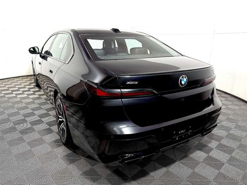 Certified 2025 BMW 760i xDrive w/ Executive Package AWD/4WD image 5