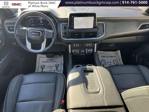 Used 2023 GMC Yukon SLT w/ SLT Luxury Package image 13