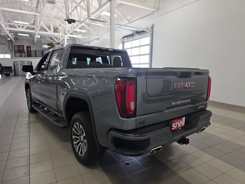 Used 2021 GMC Sierra 1500 AT4 w/ Technology Package AWD/4WD image 3