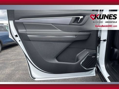 New 2026 Buick Enclave Sport Touring w/ LPO, Floor Liner Package AWD/4WD image 42