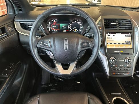 Used 2017 Lincoln MKC Premiere FWD image 18