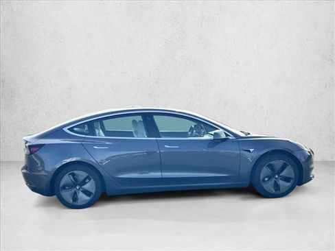 Used 2019 Tesla Model 3 Standard Range Plus image 4