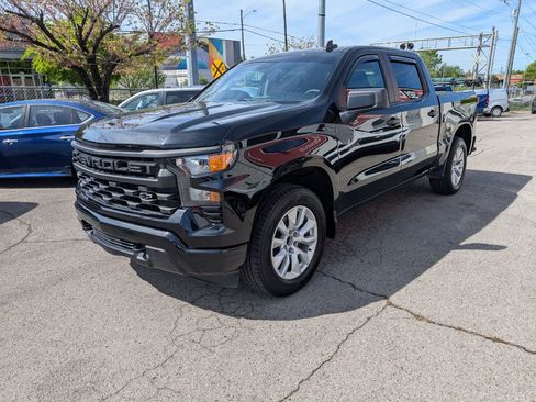 Used 2023 Chevrolet Silverado 1500 Custom image 3