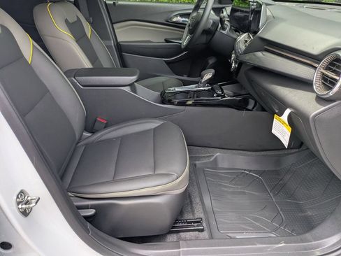 New 2026 Chevrolet Trax ACTIV w/ Sunroof Package FWD image 35