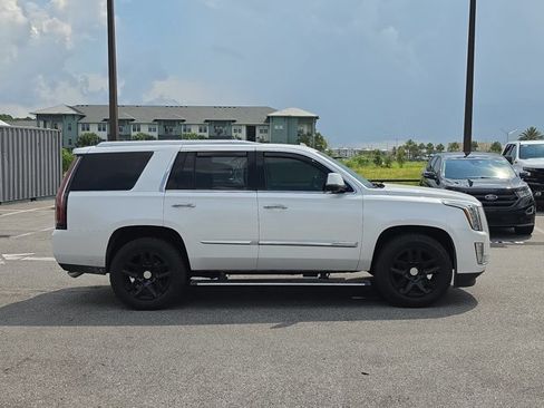 Used 2016 Cadillac Escalade Premium AWD/4WD image 4