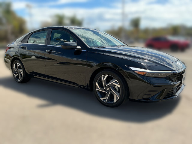 Used 2025 Hyundai Elantra SEL FWD image 7