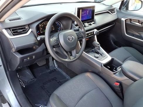 Used 2025 Toyota RAV4 XLE AWD/4WD image 14