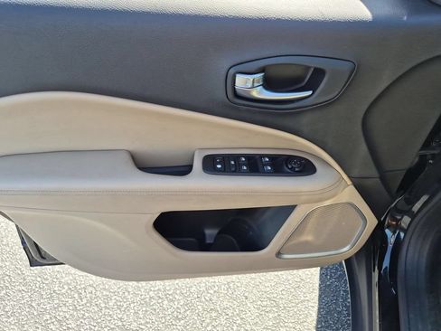 Used 2018 Jeep Compass Sport AWD/4WD image 10