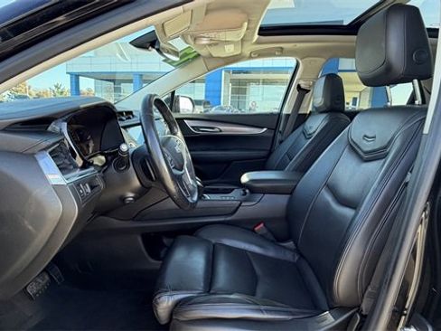 Used 2017 Cadillac XT5 Luxury image 35