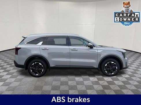 Used 2025 Kia Sorento S w/ Panoramic Sunroof Package AWD/4WD image 9