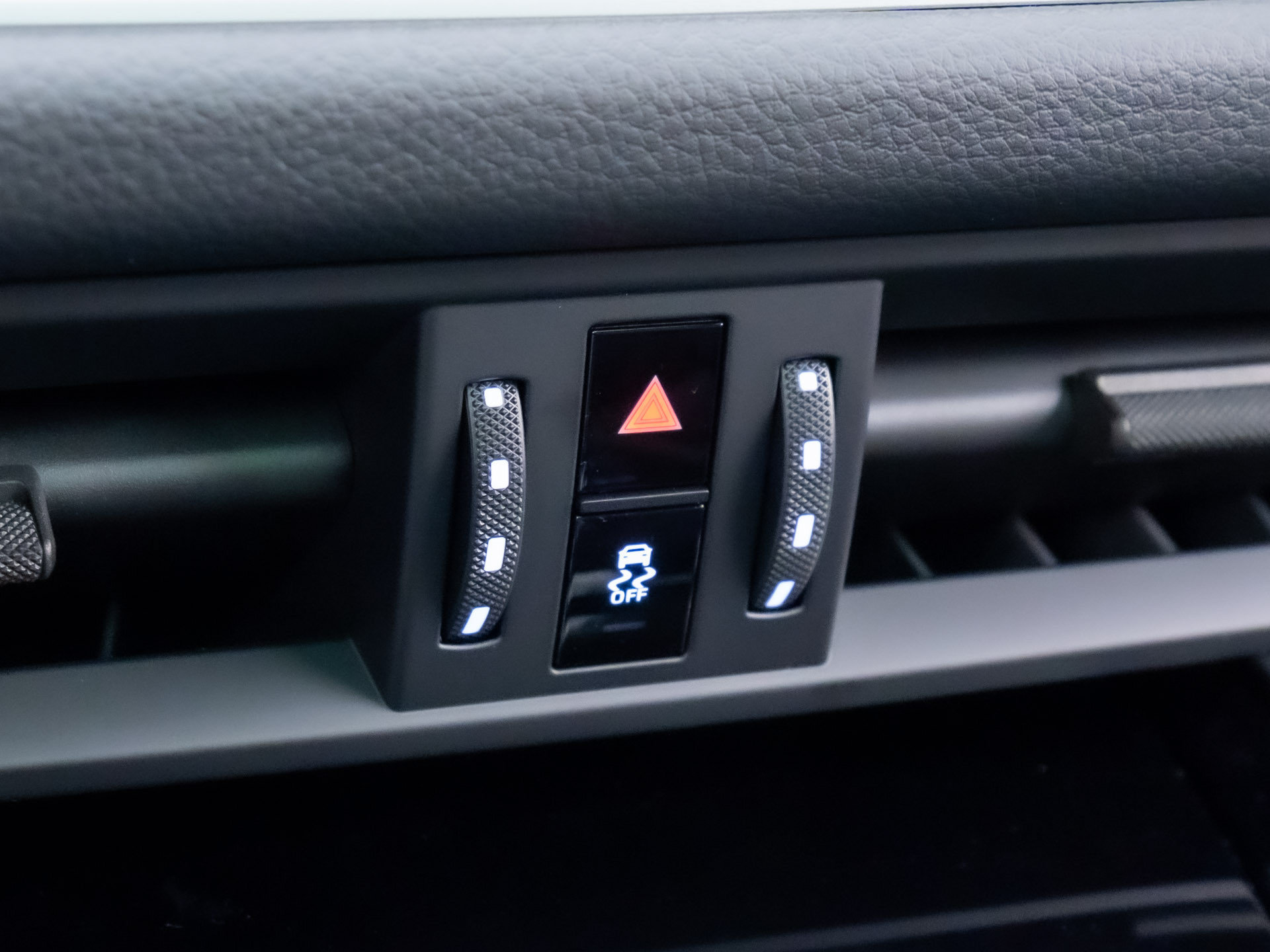 Certified 2026 Porsche Cayenne AWD/4WD image 27