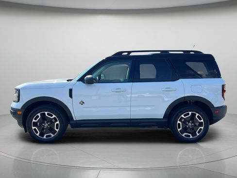 Used 2023 Ford Bronco Sport Outer Banks w/ Tech Package AWD/4WD image 4