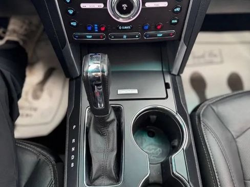 Used 2017 Ford Explorer Limited w/ Equipment Group 301A AWD/4WD image 16
