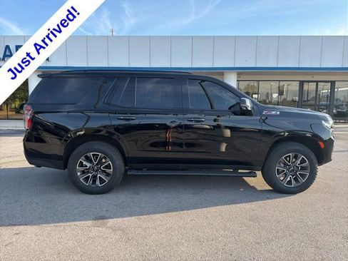 Used 2023 Chevrolet Tahoe Z71 w/ Luxury Package AWD/4WD image 2