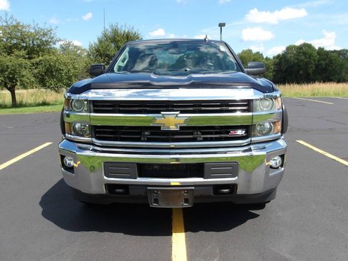 Used 2015 Chevrolet Silverado 2500 LT w/ LT Convenience Package AWD/4WD image 3