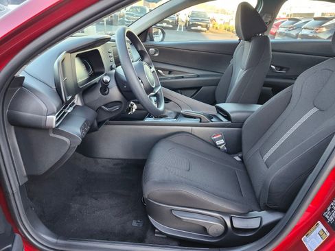 New 2026 Hyundai Elantra SE FWD image 18