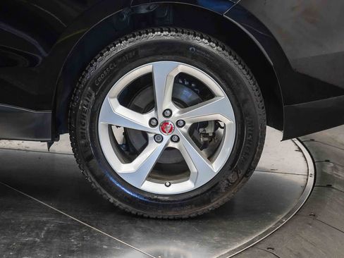 Used 2017 Jaguar F-PACE Premium image 10