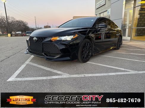 Used 2021 Toyota Avalon TRD image 3