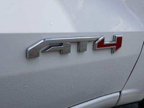 Used 2025 GMC Canyon AT4 w/ Technology Plus Package AWD/4WD image 33