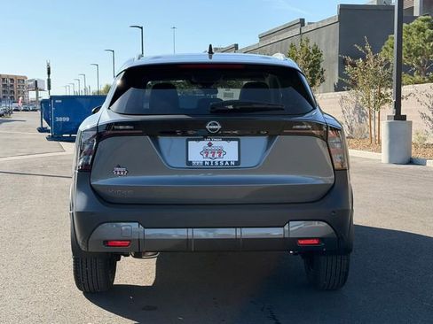 New 2026 Nissan Kicks SV w/ SV Premium Package FWD image 5