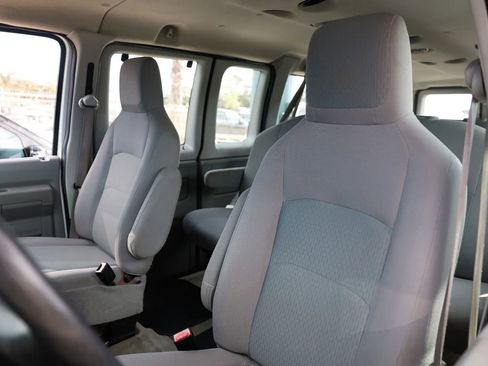 Used 2014 Ford E-350 and Econoline 350 XLT image 10
