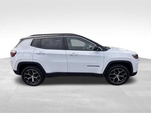 Used 2024 Jeep Compass Limited AWD/4WD image 8