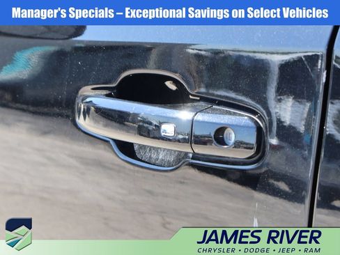 Used 2025 Chevrolet Silverado 1500 LT AWD/4WD image 19