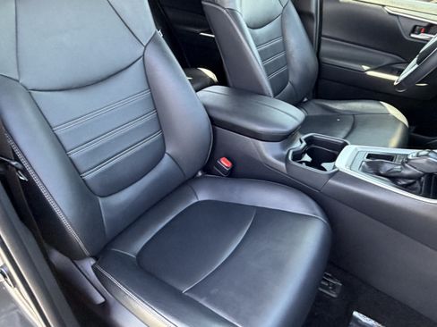 Certified 2019 Toyota RAV4 XLE Premium w/ Carpet Mat Package FWD image 11