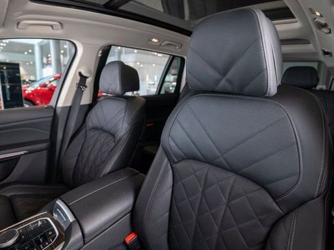 Used 2024 BMW X7 xDrive40i image 5