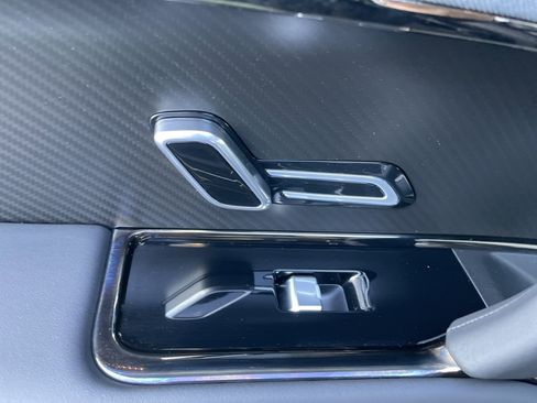 Used 2024 Land Rover Range Rover Sport SV image 31