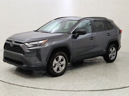 Used 2025 Toyota RAV4 LE image 3