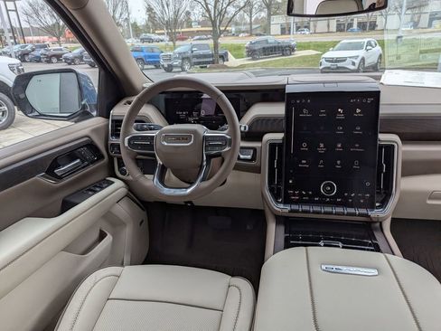 New 2026 GMC Yukon Denali w/ Sun & Power Step Package image 9