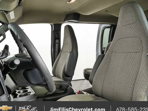 Certified 2025 Chevrolet Express 3500 LT w/ LT Preferred Equipment Group RWD image 5