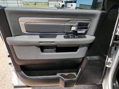 Used 2020 RAM 1500 Classic SLT AWD/4WD image 12