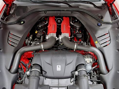 Used 2016 Ferrari California T RWD image 32