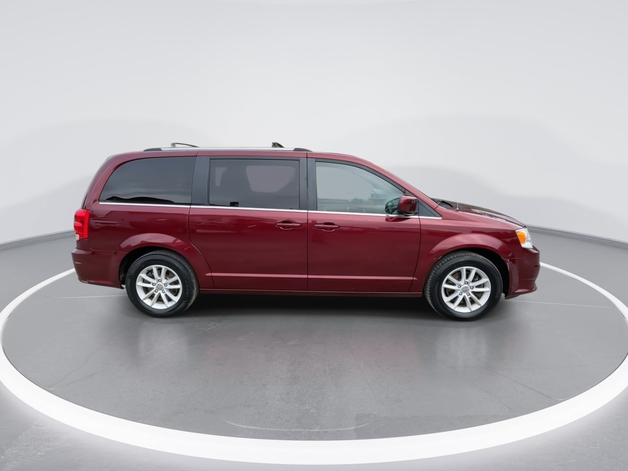 Used 2019 Dodge Grand Caravan SXT FWD image 22