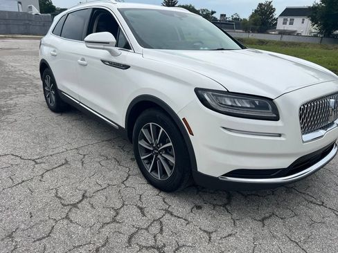 Used 2022 Lincoln Nautilus FWD image 3