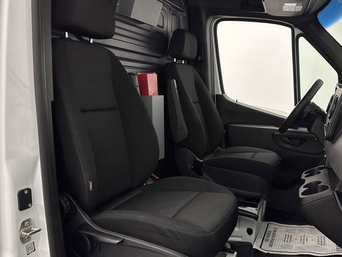 Used 2022 Mercedes-Benz Sprinter 1500 image 30