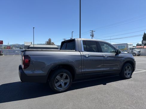 Used 2023 Honda Ridgeline RTL-E image 3