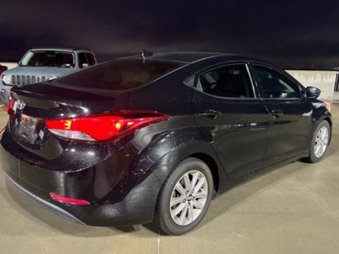 Used 2016 Hyundai Elantra SE w/ Option Group 02 image 4