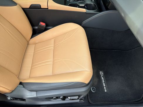 Certified 2024 Lexus ES 300h Ultra Luxury w/ Accessory Package (Z2) FWD image 38