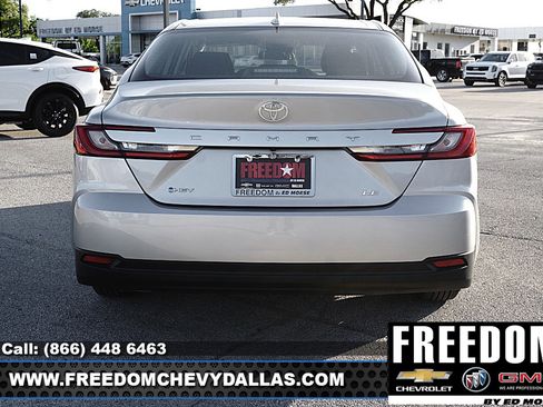 Used 2025 Toyota Camry LE image 35