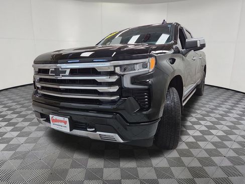 Used 2023 Chevrolet Silverado 1500 High Country w/ Technology Package AWD/4WD image 7